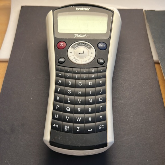 Brother P-Touch Portable Label Maker(PT-1090) - Picture 3 of 4